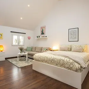 4 Us Apartment