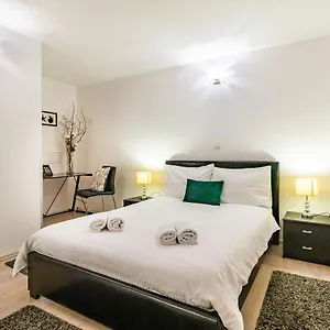 Vanilla Apartment