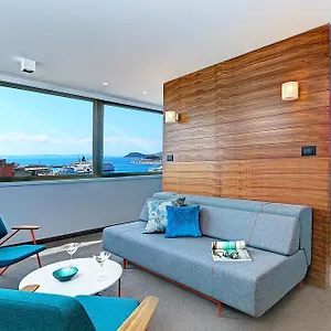 Horizon Luxury & Design Split